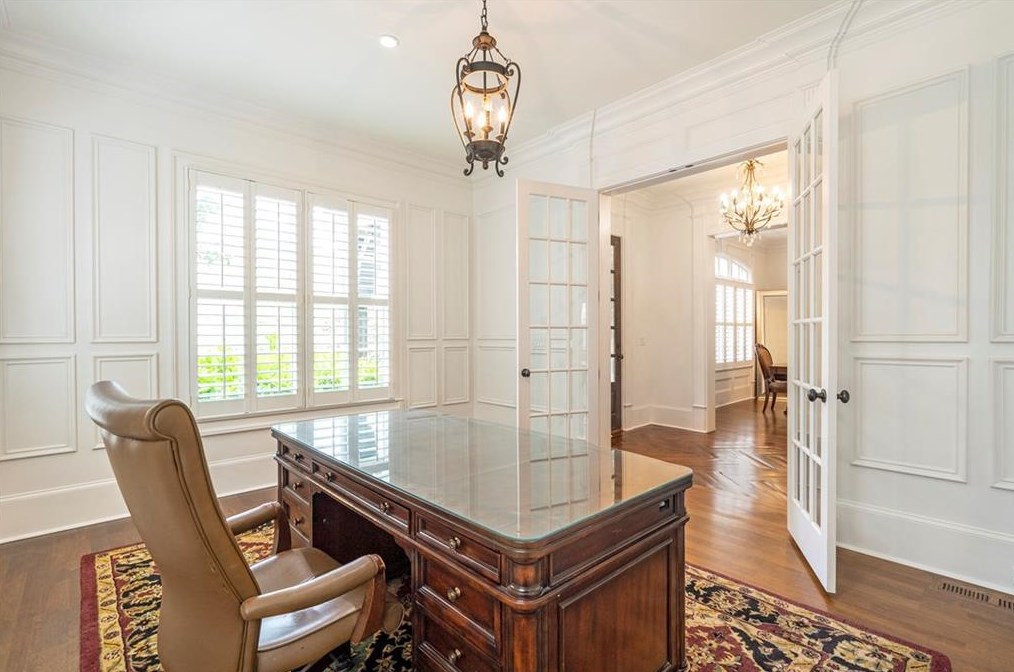3057 Woodrow Way, Atlanta GA  30319-2707 exterior