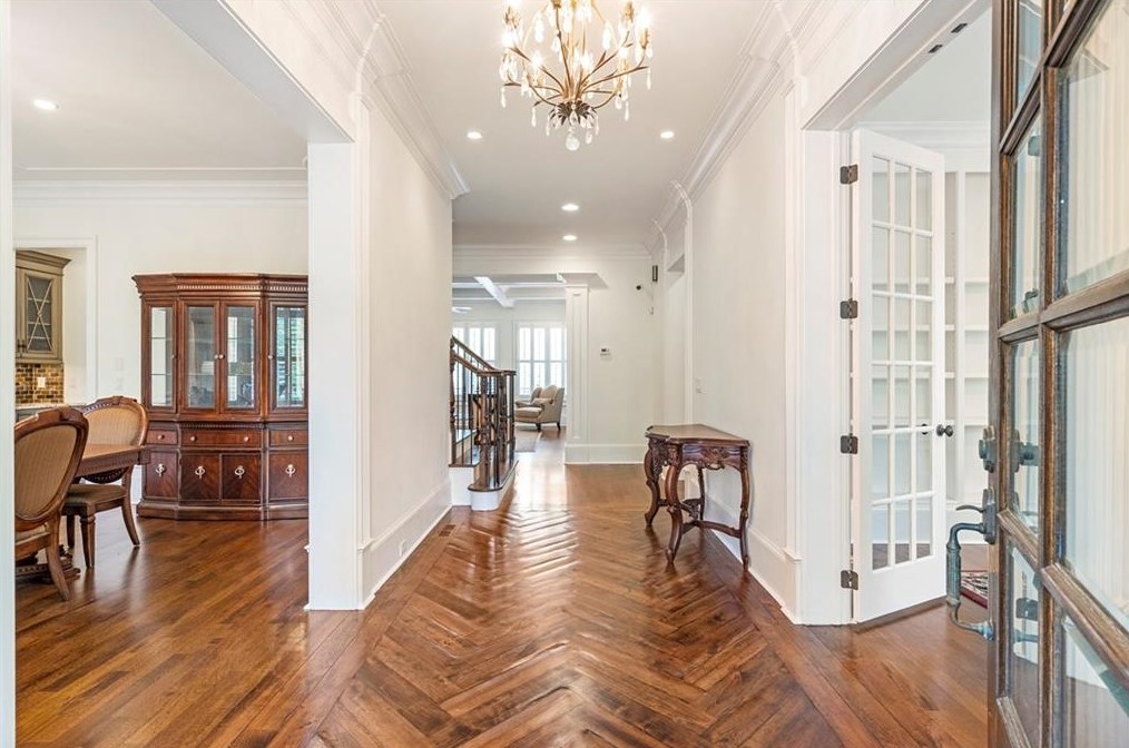 3057 Woodrow Way, Atlanta GA  30319-2707 exterior