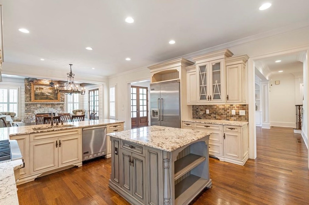 3057 Woodrow Way, Atlanta GA  30319-2707 exterior