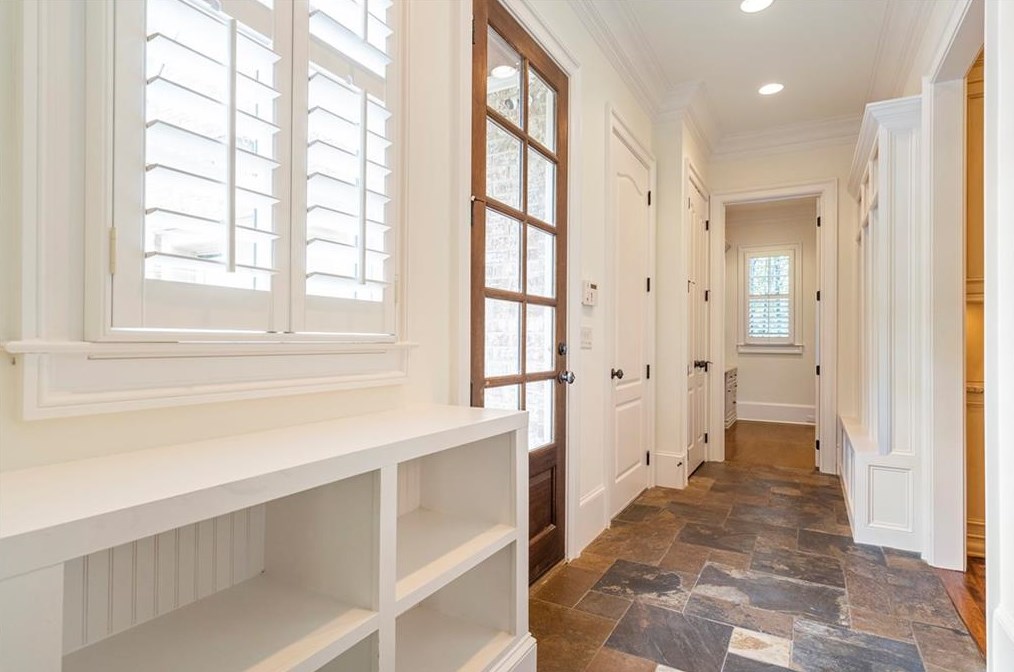 3057 Woodrow Way, Atlanta GA  30319-2707 exterior