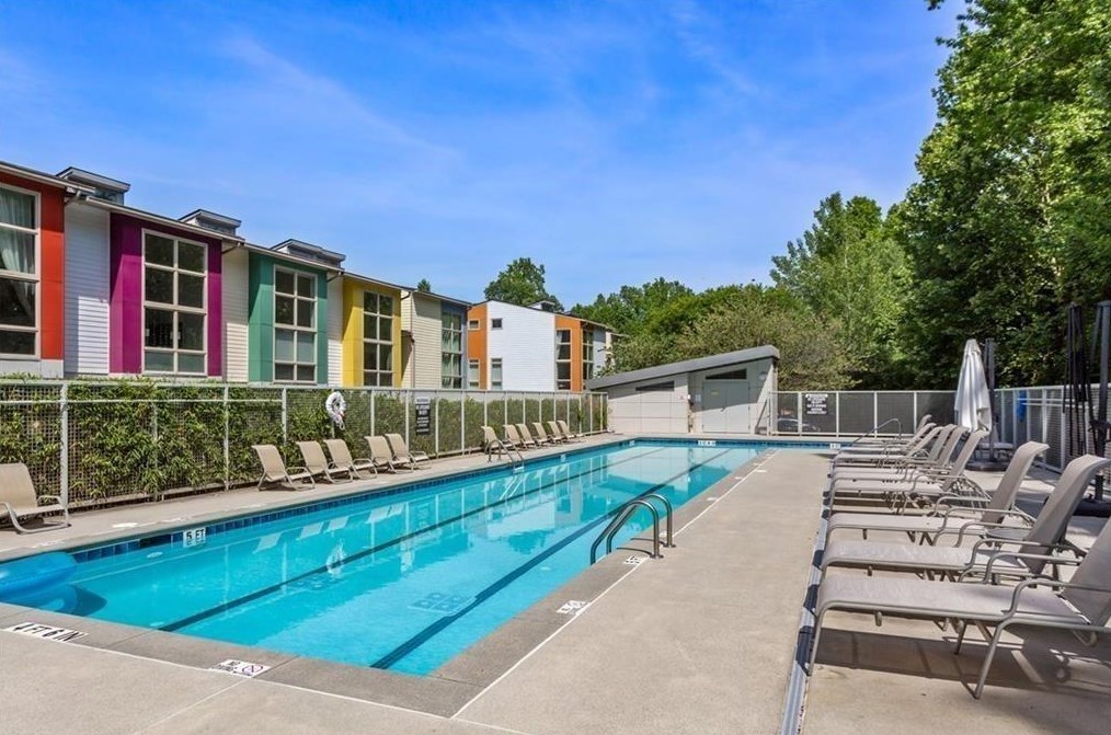 1278 Eames Grn, Atlanta GA  30318-4193 exterior