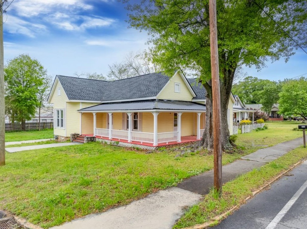 211 W Tate St, Elberton, GA 30635