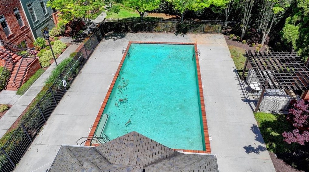 803 Perennial Dr, Atlanta GA  30328-4275 exterior
