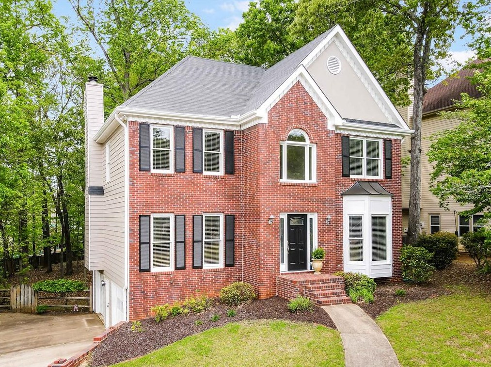 208 Beaver Creek Ln, Holly Springs, GA 30189-2552