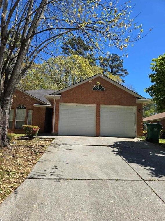 1125 Redan Sta, Stone Mountain, GA 30088-2936
