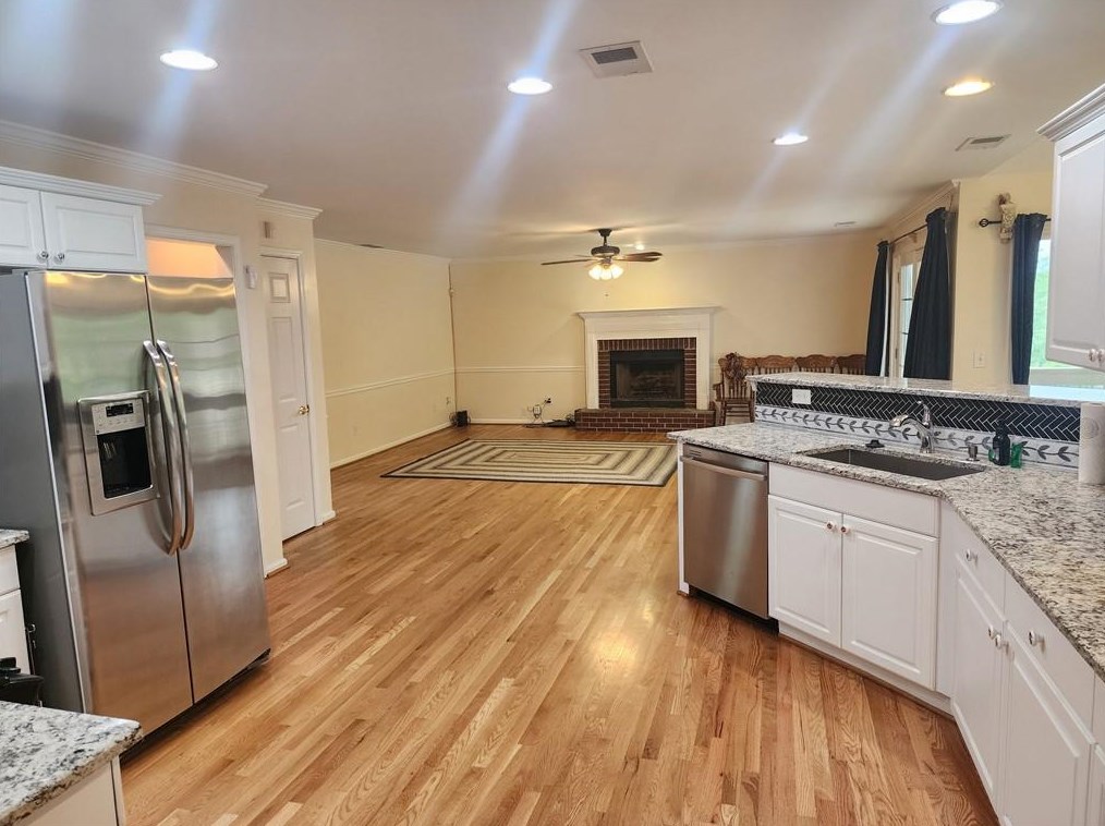 4636 Howell Farms Dr, Acworth, GA 30101-3438