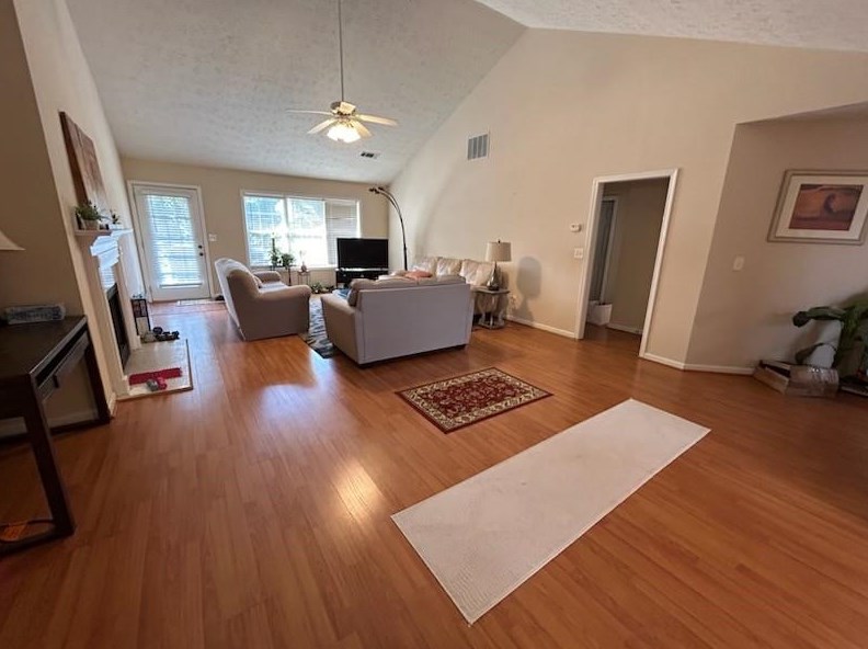 416 Canterbury Place Dr, Suwanee, GA 30024-7403