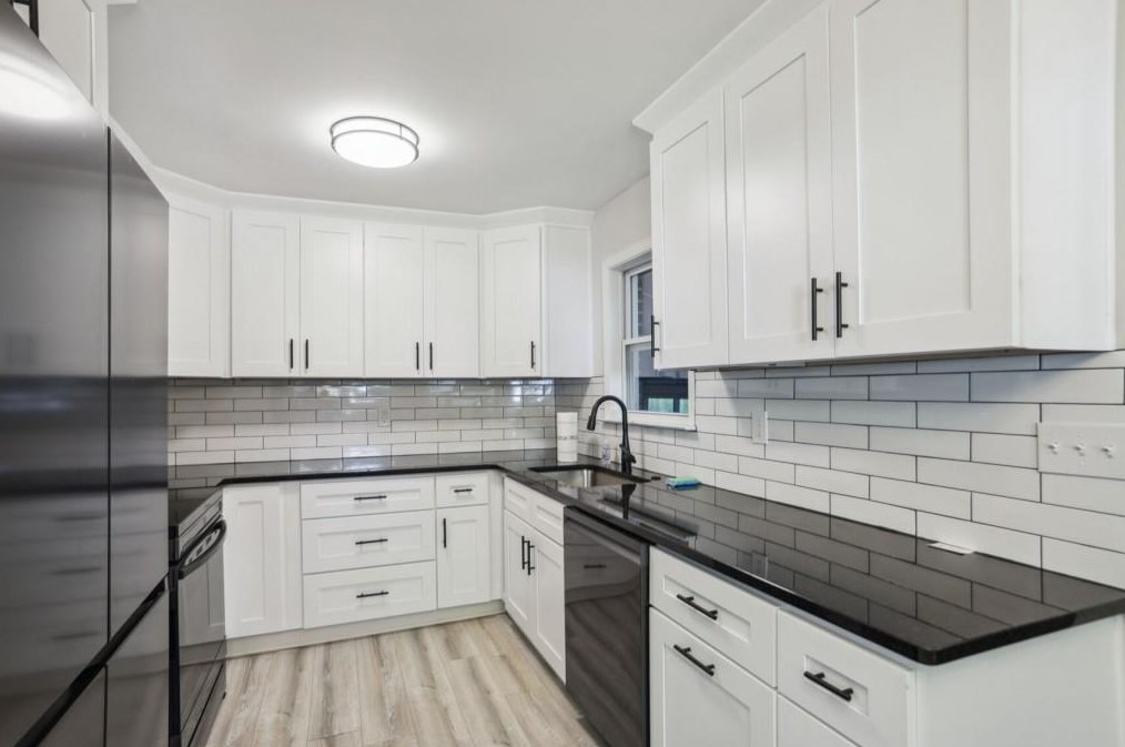 547 Elbridge Dr, Atlanta GA  30318-8137 exterior