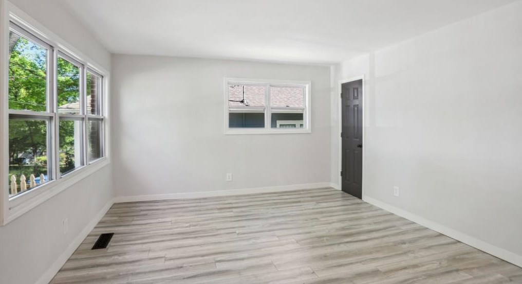 547 Elbridge Dr, Atlanta GA  30318-8137 exterior