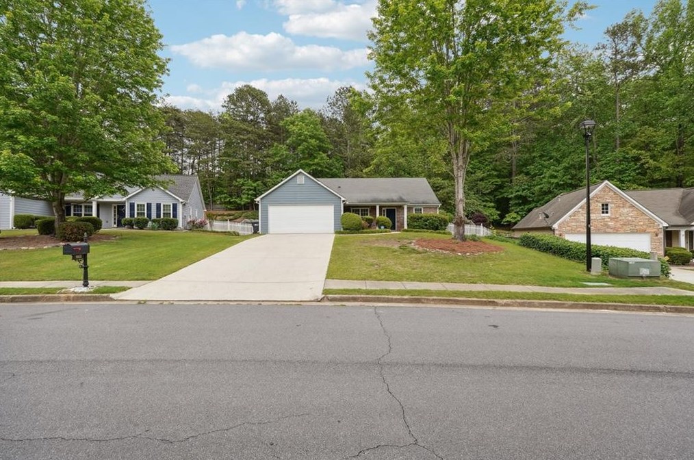 983 Laurel Green Ln, Buford, GA 30518