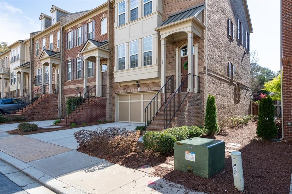 12 Rockland Pl, Decatur, GA 30030-1335