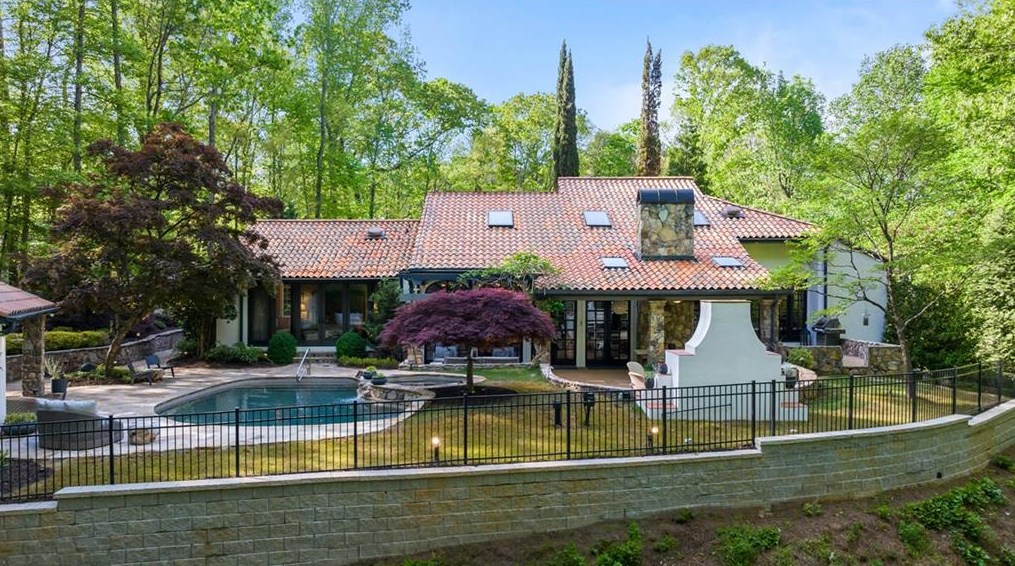 5865 Winterthur Dr, Atlanta GA  30328-4628 exterior