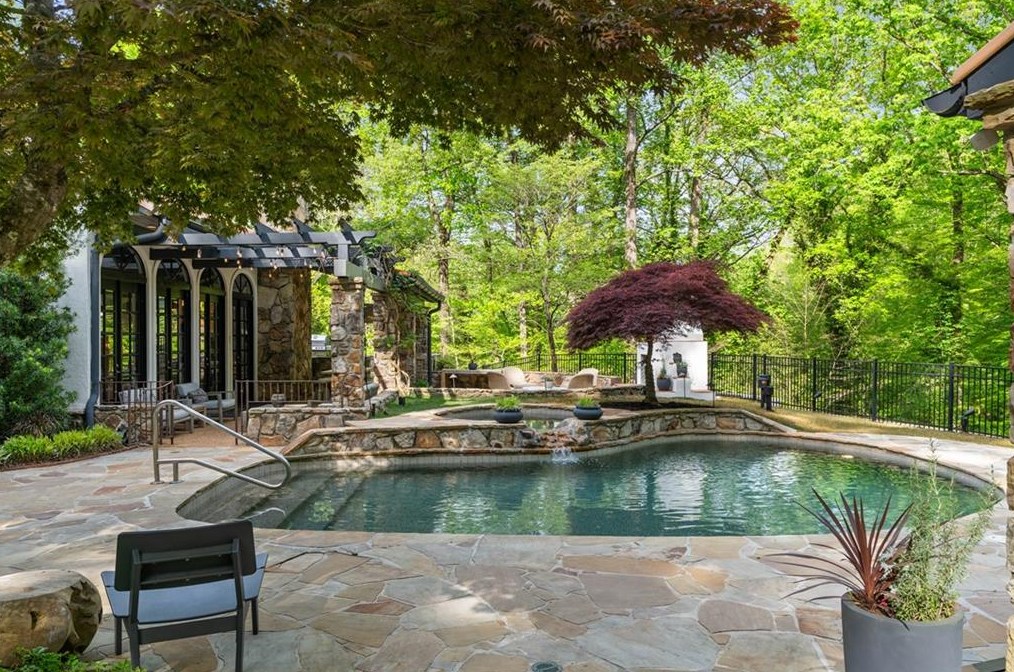5865 Winterthur Dr, Atlanta GA  30328-4628 exterior