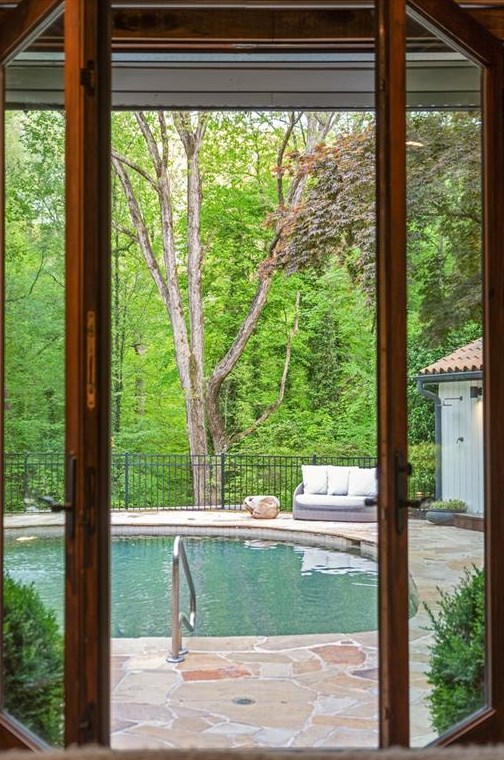 5865 Winterthur Dr, Atlanta GA  30328-4628 exterior