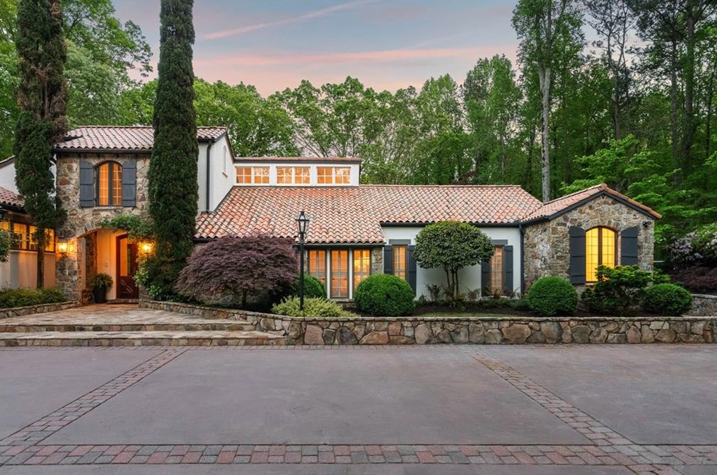 5865 Winterthur Dr, Atlanta GA  30328-4628 exterior
