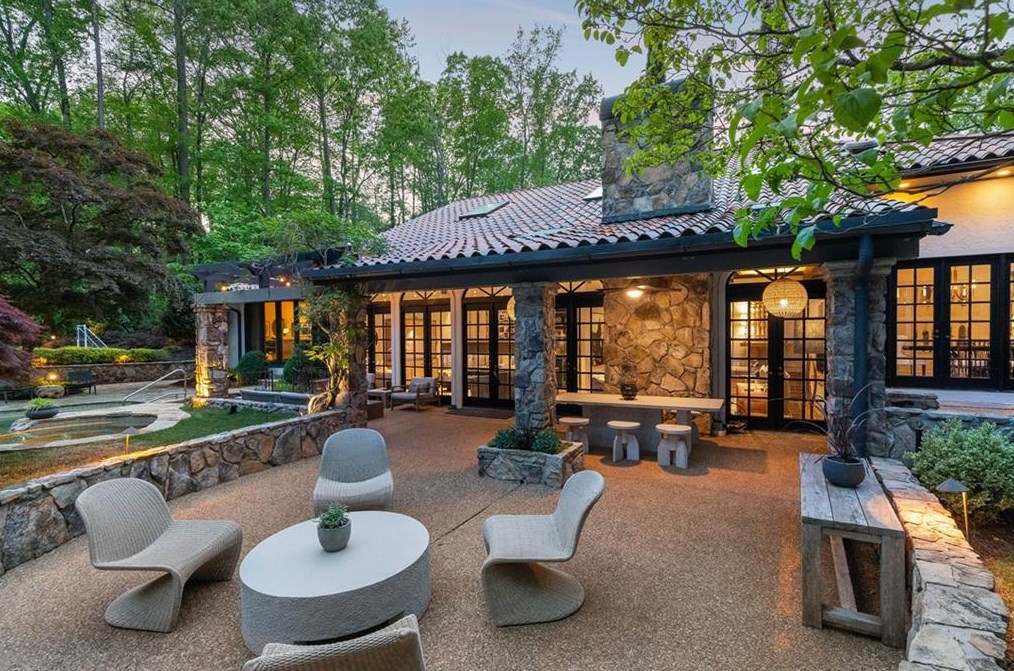 5865 Winterthur Dr, Atlanta GA  30328-4628 exterior