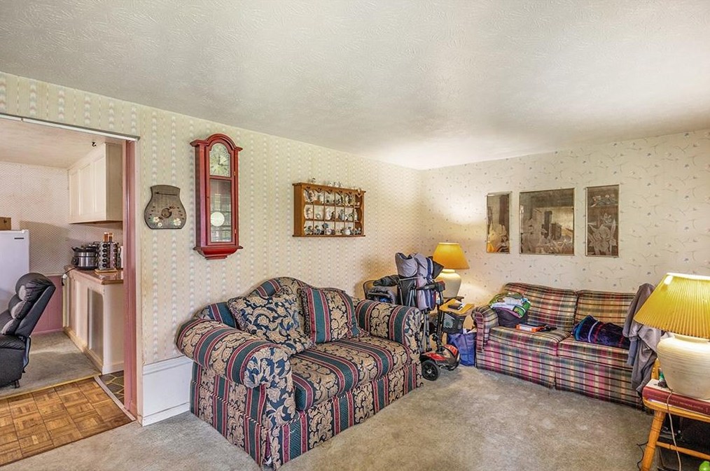 6275 Pine Frost Dr, Douglasville, GA 30135-3345
