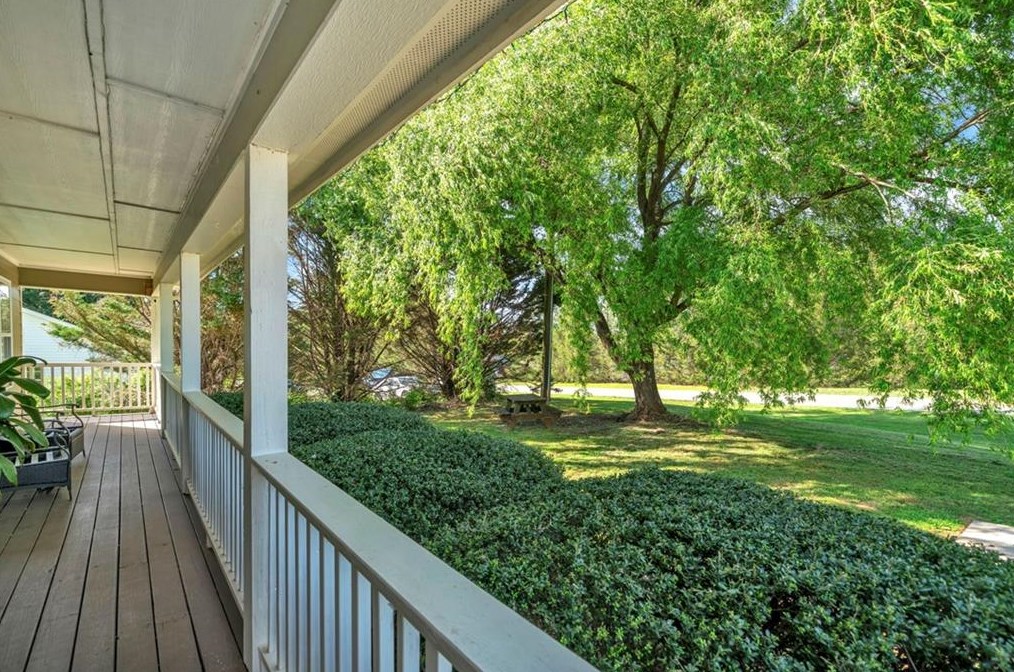 245 Hobson Rd, Big Canoe GA  30143-8995 exterior