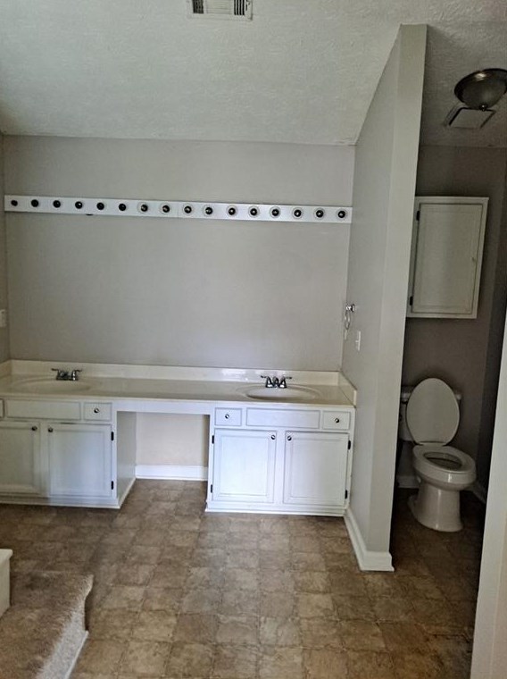 3956 Wintersweet Dr, Decatur GA  30034-5224 exterior