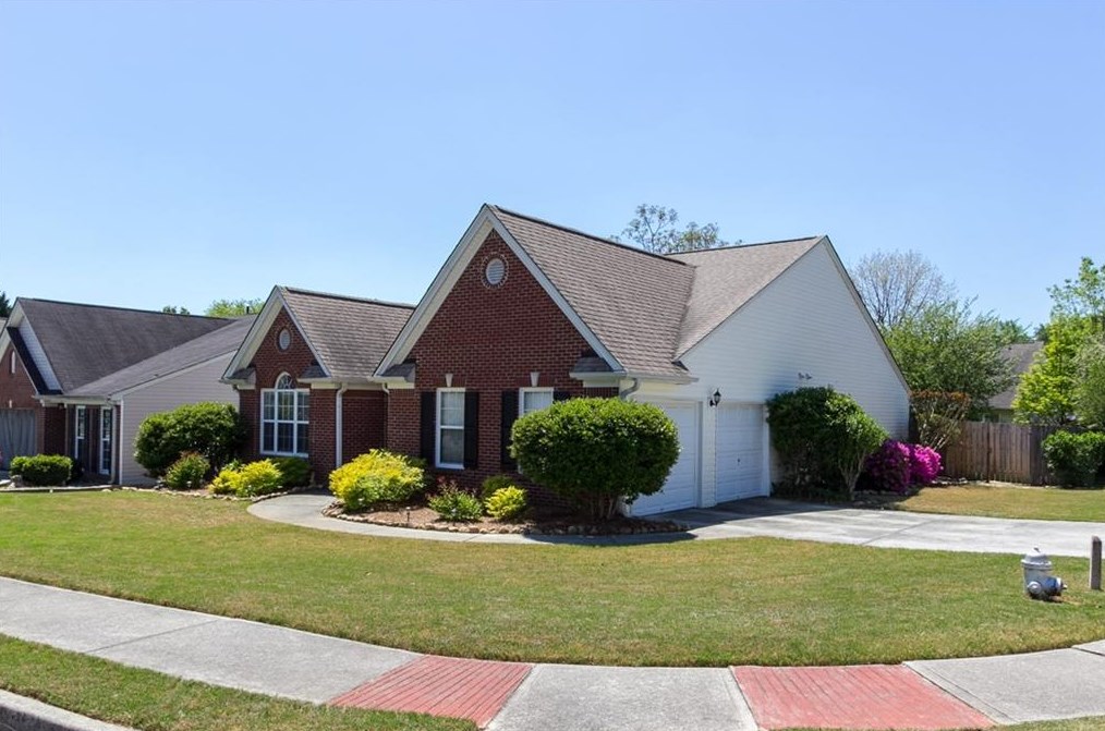 2393 Laurelfield Dr, Grayson, GA 30017