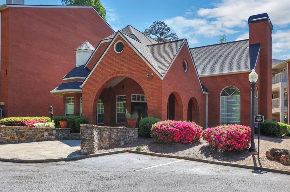 3081 Chastain Park Ct, Atlanta GA 30342-3256 exterior