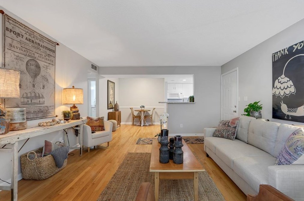 3081 Chastain Park Ct, Atlanta GA 30342-3256 exterior