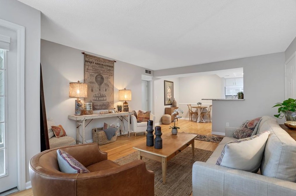 3081 Chastain Park Ct, Atlanta GA 30342-3256 exterior