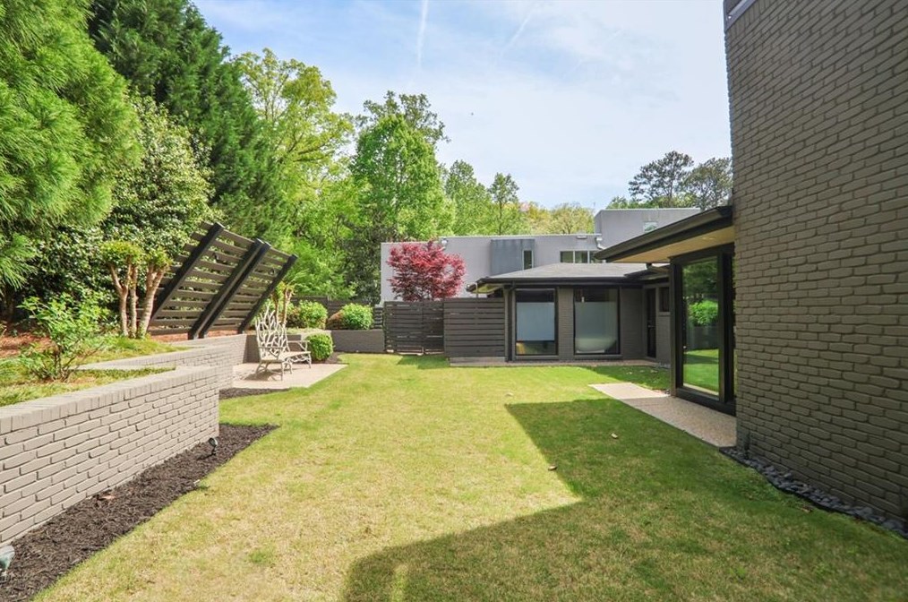 1379 Brook Forest Dr, Atlanta, GA 30324-3838