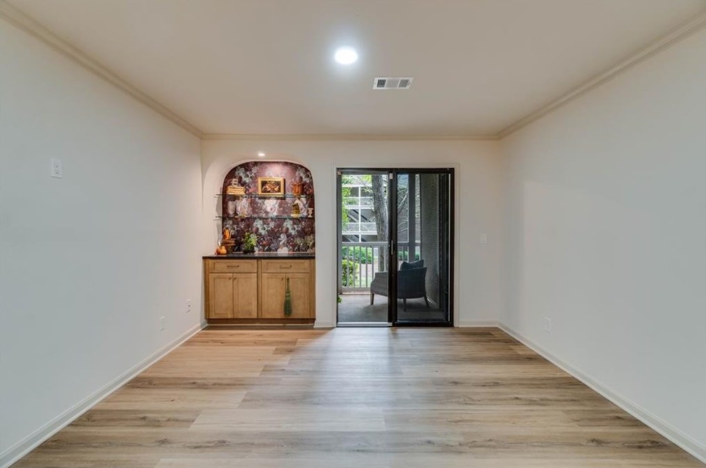 301 Barrington Hills Dr, Atlanta, GA 30350-3862