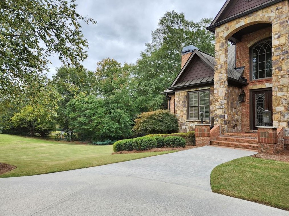 2790 Drayton Hall Dr, Buford, GA 30519-5803