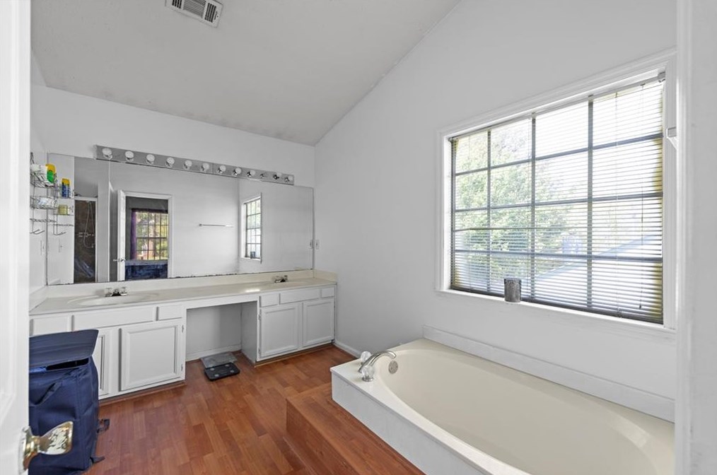 3945 Wintersweet Dr, Decatur GA  30034-5200 exterior