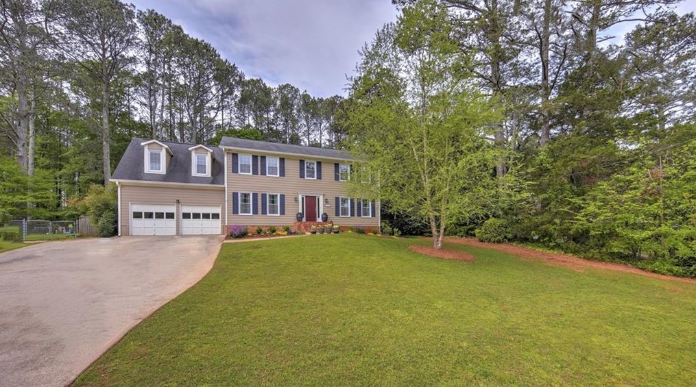 1037 Gwens Trail Sw, Lilburn, GA 30047