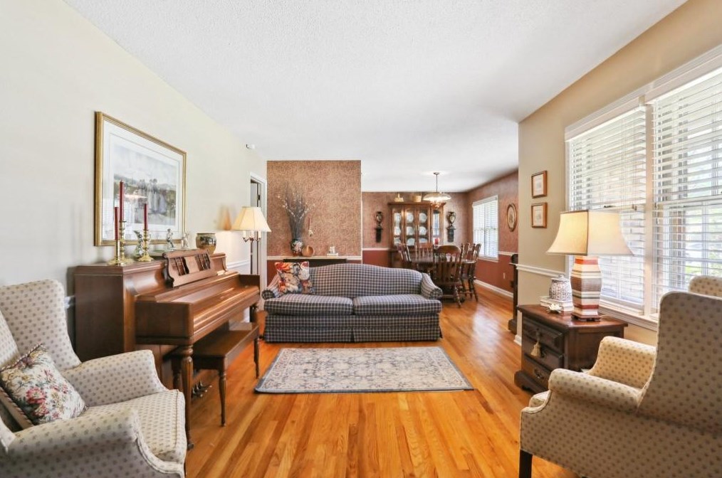 1767 Kimberly Dr, Marietta, GA 30008-4488