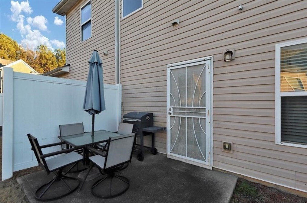 2555 Flat Shoals Rd, Atlanta GA  30349-4329 exterior
