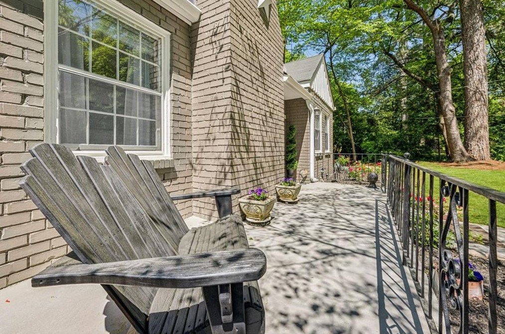 1322 Scott Blvd, Decatur GA  30030-1419 exterior