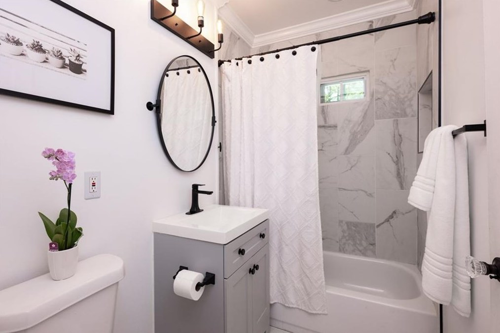 1322 Scott Blvd, Decatur GA  30030-1419 exterior