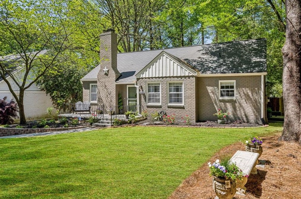 1322 Scott Blvd, Decatur GA  30030-1419 exterior