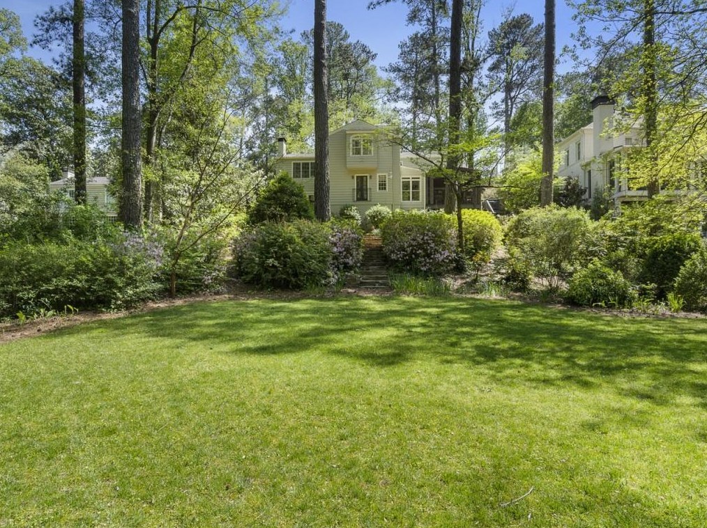 946 Winall Down Rd, Atlanta, GA 30319-1142