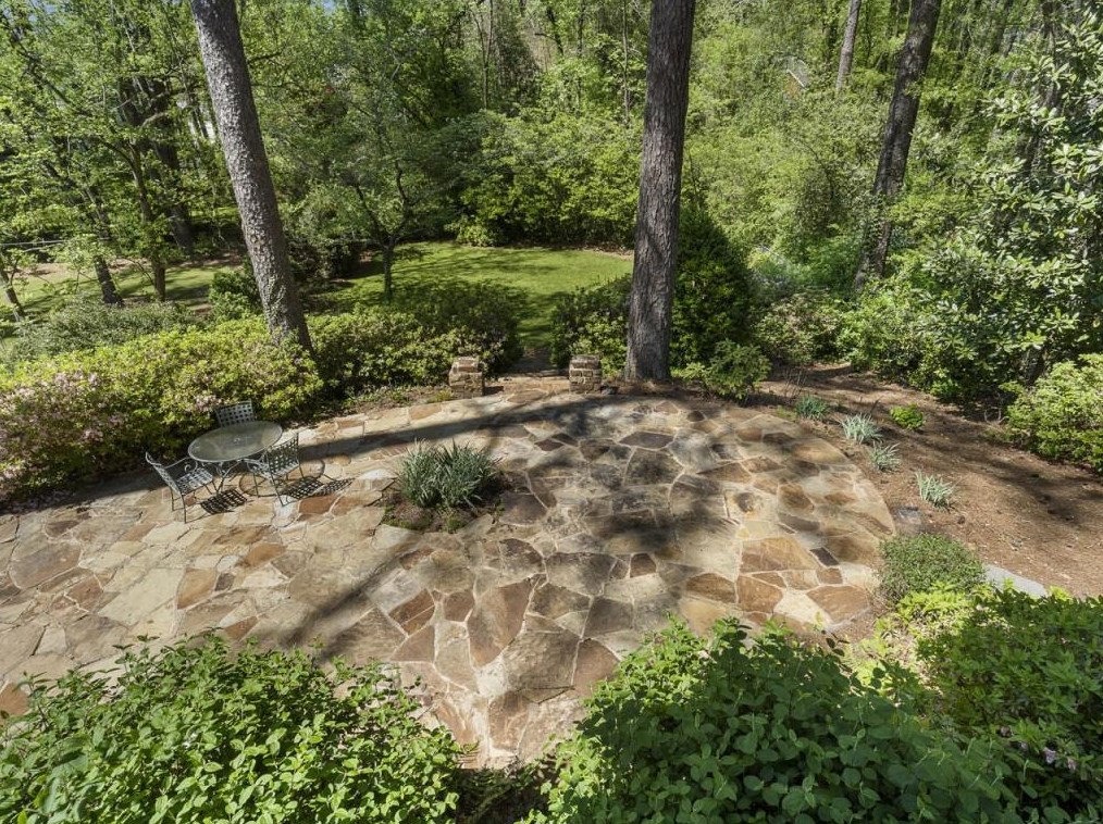 946 Winall Down Rd, Atlanta GA  30319-1142 exterior