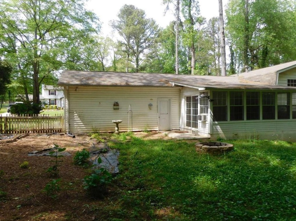 2444 Regal Ct, Lawrenceville GA  30044-3784 exterior