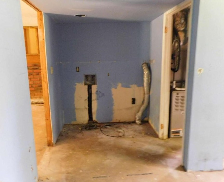 2444 Regal Ct, Lawrenceville GA  30044-3784 exterior