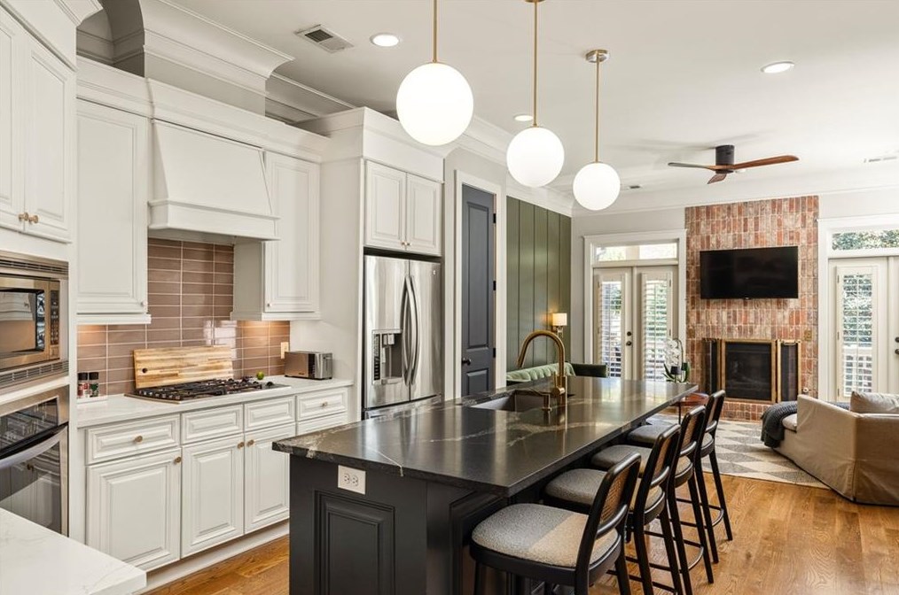 2479 Gatebury Cir, Atlanta GA  30341-2635 exterior