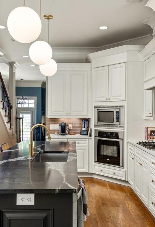 2479 Gatebury Cir, Atlanta GA  30341-2635 exterior