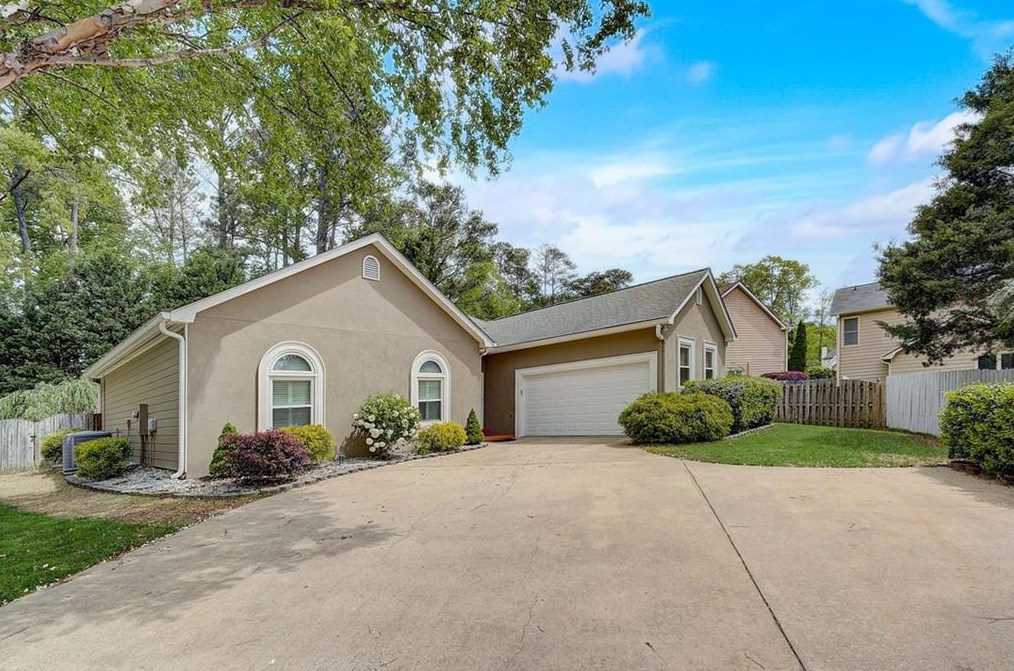 5071 Somerset Ln, Alpharetta, GA 30004-3846