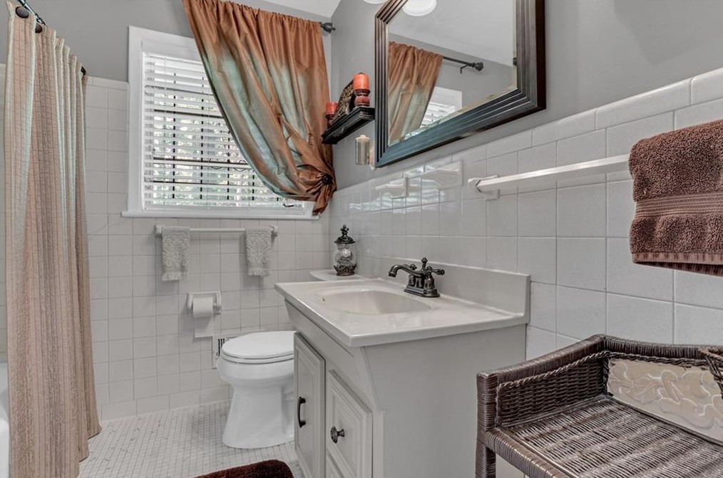 2287 Doris Dr, Decatur GA  30034-1024 exterior