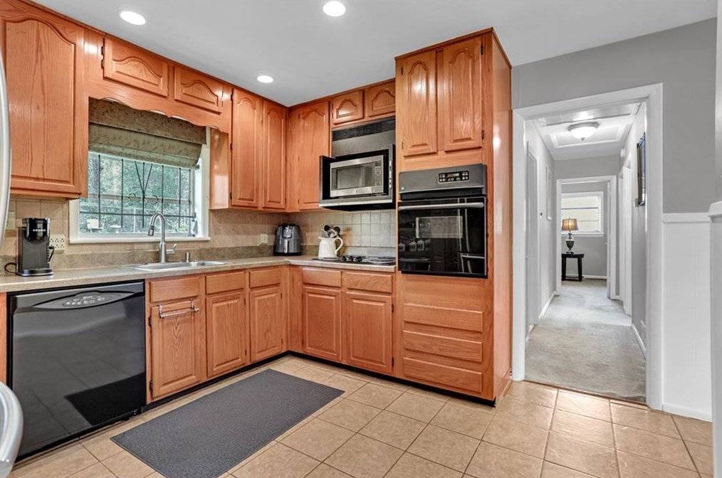 2287 Doris Dr, Decatur GA  30034-1024 exterior