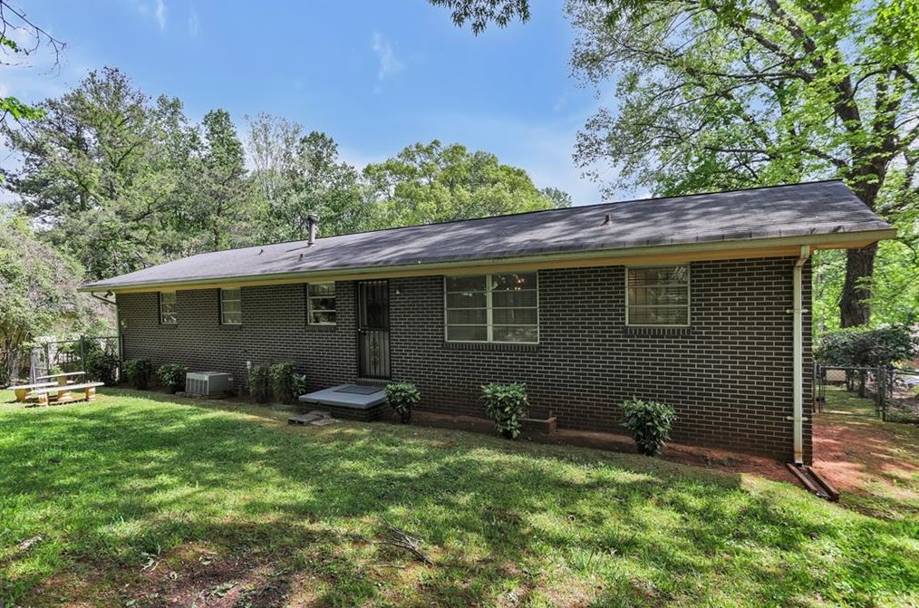 2287 Doris Dr, Decatur GA  30034-1024 exterior