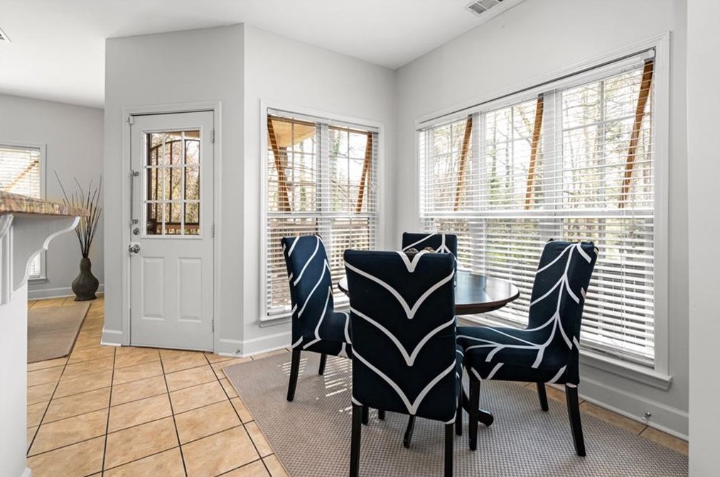 2876 Alden Green Trl, Atlanta GA  30344-3805 exterior