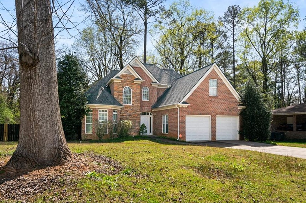 2876 Alden Green Trl, Atlanta GA  30344-3805 exterior