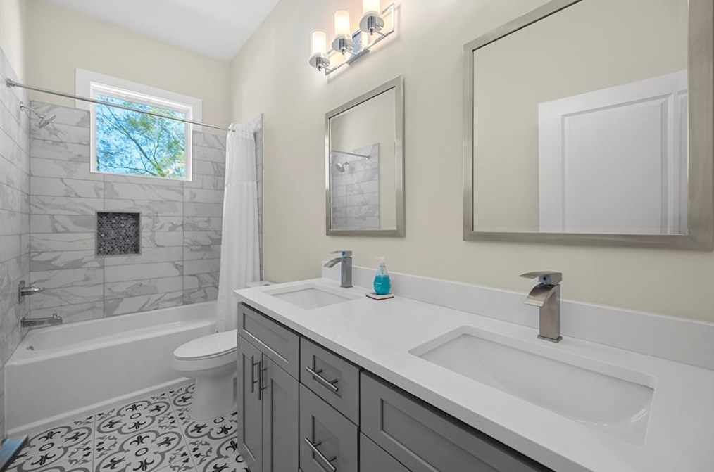 3060 Glendale Ct, Decatur GA  30032-5802 exterior